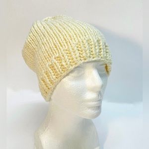 NWT Hand Knit Ponytail/Messy Bun Beanie Hat in Neutral Cream One Size Fits Most